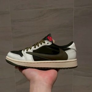 Aj1 low 橄欖綠倒鉤