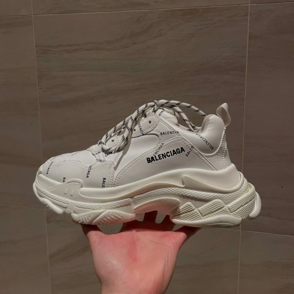 巴黎世家 triple s 彈幕白